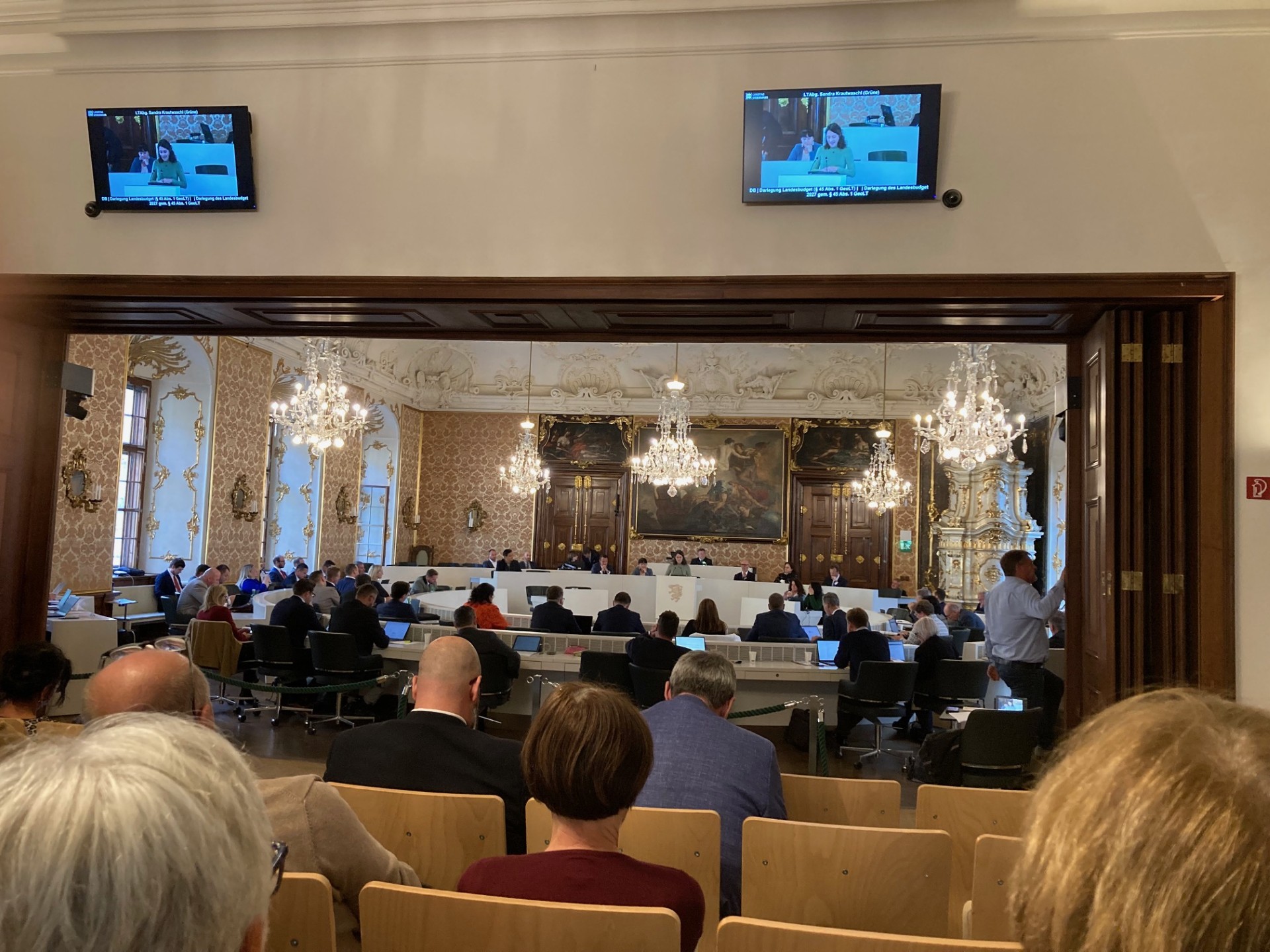 Featured image for “6c verfolgt Budget-Debatte im Landhaus”